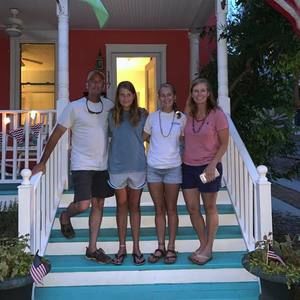 Meet your Posher, Monica